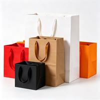 Sacs en papier personnalisés, sacs cadeaux en papier, emballages en carton pour vêtements, cosmétiques, sacs de transport en kraft avec poignée en ruban