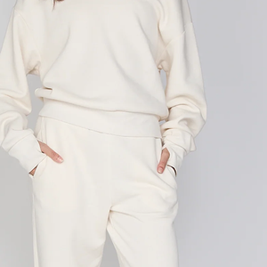 Nueva Sudadera de Lana con Cuello Redondo y Hombros Descubiertos Estilo Sorority para Mujer, Ecológica, con Logotipo Personalizado, Estampado Oversize y Lavado Ácido - Product Image 5