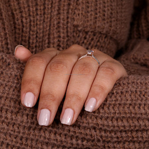 Anillo de compromiso de diamante cultivado en laboratorio de corte ovalado, anillo de bodas de oro rosa de 14K, Halo oculto y configuración de pavé, oro sólido de 10K con certificación IGI - Product Image 4