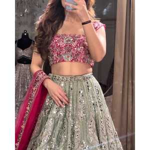 Lehenga Choli de créateur 2XL avec de magnifiques broderies - Product Image 3