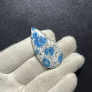 Cabochon en jaspe K2 naturel, pierre précieuse artisanale pour la fabrication de bijoux, pierre à taches bleues, 51,40 ct, 45x23x6 mm - Product Image 1