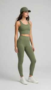 Conjunto de Yoga sin Costuras para Mujer, Color Verde Oliva, Top de Cuello Cuadrado, Leggings de Cintura Alta, Traje Deportivo - Product Image 3