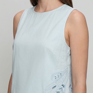 Débardeur brodé ajouré pour femme, dos découpé, sans manches, en coton bleu clair, fabricant de vêtements - Product Image 5
