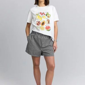 Conjunto de 2 Piezas para Mujer, Camiseta Blanca con Estampado de Bolitas de Poliéster, Pantalones Cortos a Cuadros Negros, Estilo Casual, Transpirable, Tejido de Punto, para Primavera/Verano - Product Image 1