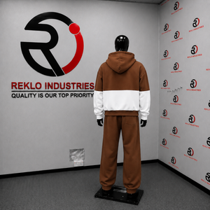 Conjunto Deportivo de Dos Piezas para Hombre, Color Marrón y Blanco, Sudadera con Cremallera Completa y Pantalones Jogger a Juego, Estilo Moderno e Informal - Product Image 4