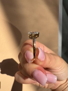 Bague de luxe pour femme en or 14 carats avec diamant de laboratoire certifié Toi et Moi de 2,00 carats, taille poire et ovale - Product Image 5