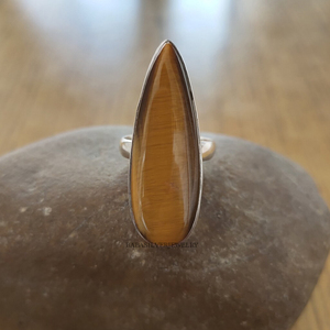 แหวนหินตาเสือธรรมชาติ ทำมือ เงินแท้ 925 แหวนพลอยสำหรับเธอ - Product Image 1