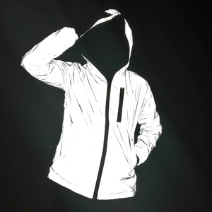 Veste réfléchissante intégrale pour hommes/femmes, style Harajuku, à capuche, streetwear hip-hop, veste zippée brillante pour la nuit - Product Image 1