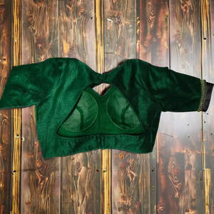 Blusa Corta sin Mangas Minimalista, Diseño Inspirado en Diseñadores, 100% Seda Chifón, Tejido Transpirable Antiarrugas, Cuello Masaba, Otoño - Product Image 1