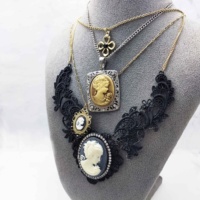 Collier Vintage pour fille, pendentif camée, cadre en filigrane métallique, zircon noir et anti-argent