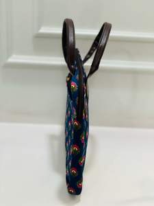 Sac à ordinateur portable pour femme moderne, imprimé jaipuri exclusif, bleu Butti - Product Image 4