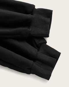 Sudadera con capucha corta extralarga negra lisa personalizada para mujer, con cordón, de felpa francesa, con abertura frontal y manga larga - Product Image 3
