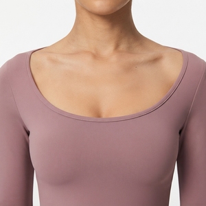 Ensemble de yoga rose 2 pièces pour femme, col rond, manches trois quarts, short taille haute, vêtements de sport sans couture - Product Image 6