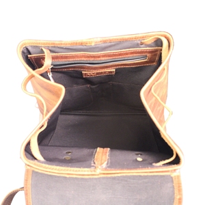 Mochila de cuero genuino de estilo vintage moderno — Bolso de hombro ligero hecho a mano para viajes - Product Image 4
