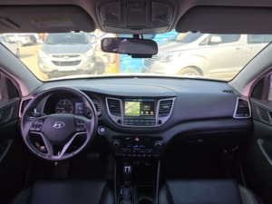 Blanco, Usado, para Tucson Leading Edition Turbo Diesel SUV Automático, Volante a la Izquierda, 5 Asientos de Cuero, Coche Usado Coreano - Product Image 3