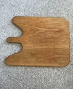 Planche à découper en bois ronde avec poignée pour la cuisine, fabrication artisanale, durable, designs modernes - Product Image 6