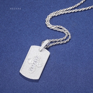 Colgante de Cruz Rectangular de Moissanita Baguette en Plata de Ley 925, Joyería Espiritual Totalmente Engastada en Moissanita - Product Image 5