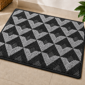 Alfombra Decorativa en Zig Zag Triangular en Tonos Grises y Plateados, Diseño Tejido Lavable para Entradas Elegantes - Product Image 1