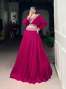 Lehenga Choli Étnico Atemporal: La Tradición se Une al Diseño Contemporáneo. Estilo Festivo para el Mercado que Ofrece un Encanto Atractivo. - Product Image 2