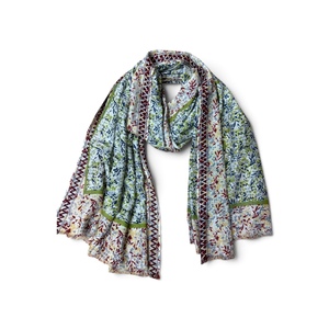 Châle pour femme de haute qualité à imprimé floral numérique, idéal pour la mode quotidienne, les fêtes et les styles saisonniers, en promotion. - Product Image 1