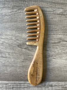 Peine de madera personalizado con logo, cepillo de madera natural, peine de madera natural al mejor precio, peine artesanal rústico natural - Product Image 4