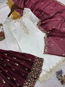 Ensemble de 3 pièces élégantes comprenant un top, un lehenga-choli et un dupatta, avec de magnifiques broderies et des détails en sequins, idéal pour les fêtes. - Product Image 6