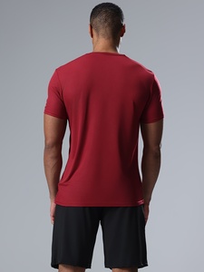 เสื้อยืดคอกลมแขนสั้นทรงปกติผ้าคอตตอนผสมโพลีเอสเตอร์สไตล์วินเทจสำหรับผู้ชายขายส่ง - Product Image 3