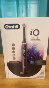 แปรงสีฟันไฟฟ้า Oral-B iO Series 6 รุ่นที่ดีที่สุด พร้อมหัวแปรง 1 หัว สีดำลาวาและสีขาว - Product Image 3