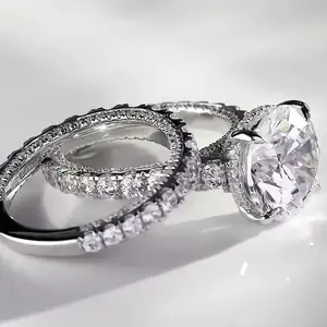 แหวนหมั้นเพชรโมอิสซาไนต์ทรงกลม 2.70 กะรัต ชุบเงินสเตอร์ลิง ประดับเพชรทิชยา - Product Image 6