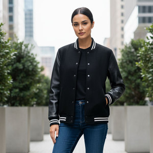 Veste varsity noire premium avec manches en cuir contrastées, veste letterman noire, manches en cuir, vestes varsity personnalisées - Product Image 5
