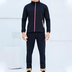 Ensemble de survêtements pour hommes au design optimal, vêtements d'hiver à prix bas, nouvelle arrivée, best-seller, logo personnalisé, option grandes tailles, service OEM - Product Image 3