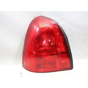 Luz Trasera Izquierda Usada para Town Car 3105AM8357 - Product Image 1