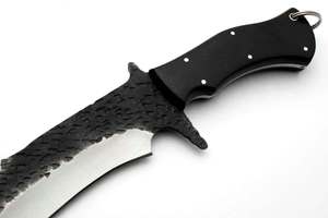Herramienta de preparación de acero con alto contenido de carbono, texturizada y martillada, con perfil curvo y borde pulido satinado, con escamas de Micarta. - Product Image 4