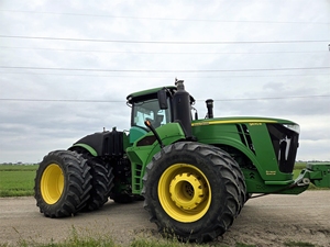 Tractor agrícola de 570 HP de alta potencia, diseñado para agricultura a gran escala - Product Image 2
