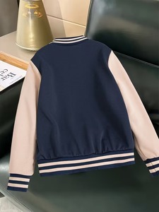 เสื้อแจ็คเก็ตวาร์ซิตี้สีกรมท่า-เบจ ปักลายเครื่องบิน  แบบ unisex สวมใส่ได้ทั้งชายและหญิง  กระดุมหน้า  ทรงปกติ  เหมาะสำหรับใส่ลำลองในฤดูใบไม้ร่วง  รับปักโลโก้ตามแบบ - Product Image 2