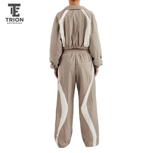 Conjunto Deportivo Casual Cortavientos para Mujer 2026, Diseño Moderno, Tela Ligera, Ajuste Cómodo, Diseño para Exteriores, Servicio OEM - Product Image 5