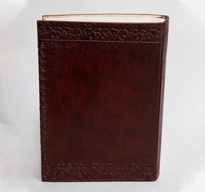 Carnet en cuir fait main vintage avec dragon en relief sur plaque métallique dorée, couverture rigide et fermeture à fermoir – Vente en gros - Product Image 4
