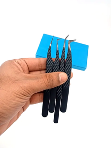 Pinzas para Pestañas de Acero Inoxidable con Punta Suave Antiestática, Herramienta de Belleza Duradera para Estilizar Pestañas con Volumen, Empaque Personalizado con Logotipo - Product Image 4