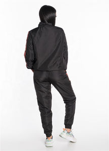 Chándal cortavientos personalizado para hombre y mujer, chándal deportivo transpirable e impermeable. - Product Image 4