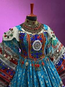 Magnifique robe longue afghane avec broderie élaborée sur les manches, jupe évasée et miroir traditionnel - Product Image 3