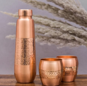 Vibrante botella de cobre martillado exótico, patrón único de puntos con pátina turquesa, diseño artístico, almacenamiento de agua duradero. - Product Image 2