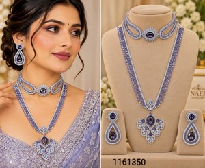 Ensemble de colliers élégants en pierre AD double couche, comprenant un collier ras-du-cou et un long collier en diamant américain brillant, avec boucles d'oreilles pendantes assorties, vente en gros - Product Image 4