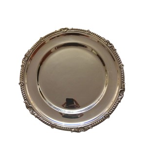 Assiette de présentation en métal argenté à bord gaufré, qualité export en gros, pour la décoration de tables de mariage et d'hôtels de luxe - Product Image 2