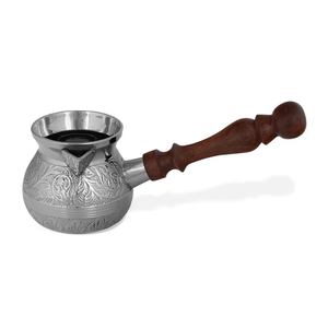 Cafetera Turca Modernista de Aluminio Grabado con Asa de Madera, Redonda, Increíblemente Elaborada por Artífices Expertos - Product Image 4