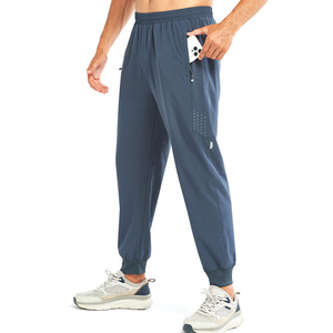 Pantalon de survêtement mi-taille léger pour homme, idéal pour l'entraînement sportif, fabrication OEM, exportation Pakistan - Product Image 1