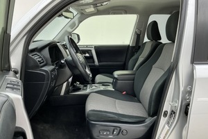 Toyota 4Runner SR5 Premium 4WD certifiée de qualité supérieure - Product Image 4