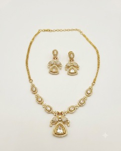 Conjunto de Collar Delicado con Motivo de Pavo Real y Piedras Talladas en Trillón, con Pendientes a Juego, Joyería Tradicional Étnica para Bodas - Product Image 4