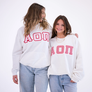 Sweat-shirt blanc surdimensionné en mélange de coton écologique pour femme, broderie Alpha Omicron Pi, épaules tombantes, col rond, manches longues - Product Image 3