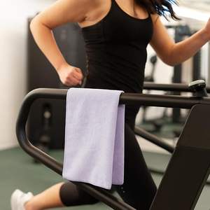 ผ้าเช็ดตัวไมโครไฟเบอร์แบบแห้งเร็ว เป็นมิตรกับสิ่งแวดล้อม สำหรับออกกำลังกายและโยคะ ขนาด 16x27 นิ้ว สำหรับใช้ในบ้านและกระเป๋าออกกำลังกาย - Product Image 5