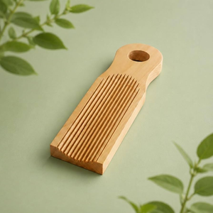 Tabla de madera para untar mantequilla con mango para uso en la cocina, diseño artesanal de madera maciza, tabla para gnocchi a bajo precio - Product Image 2